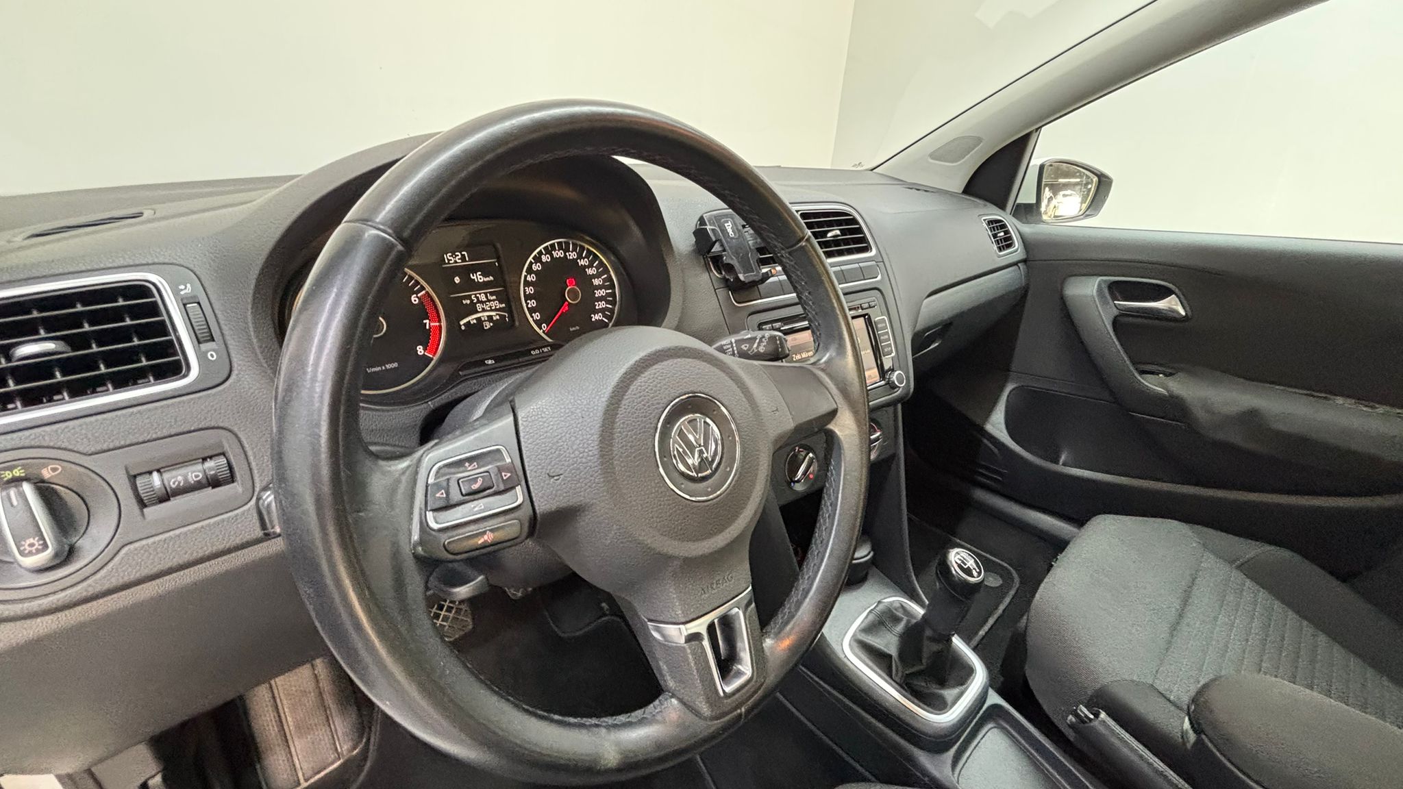 VOLKSWAGEN POLO 16